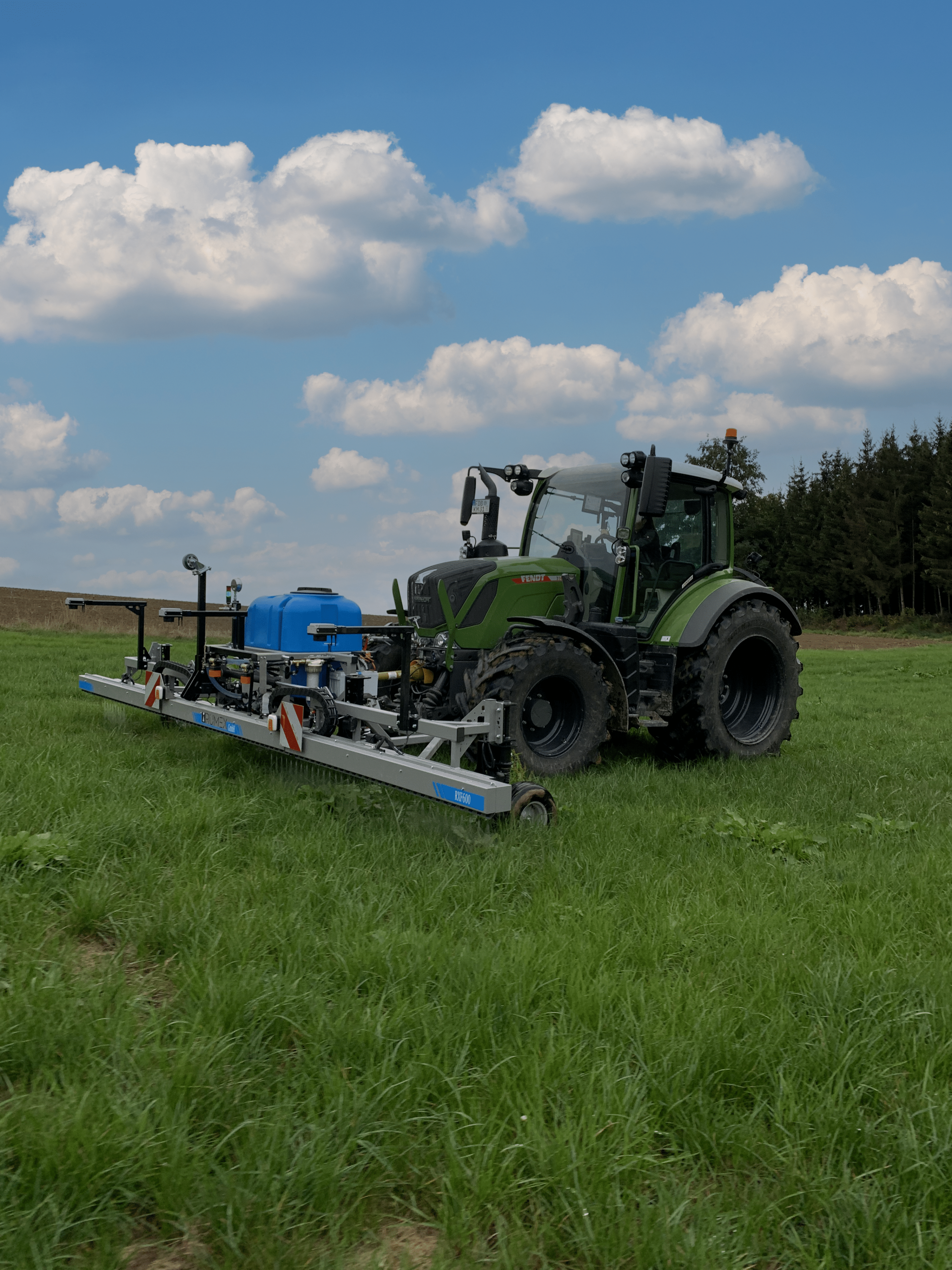 NAHN2604 Kopie Landschaftspflege auf einem Feld